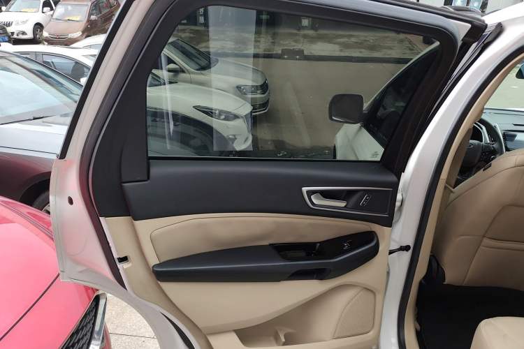 Used Ford Edge 2018 EcoBoost 245 Two-Wheel-Drive Titanium 5-Seater China V Standard Interior 8