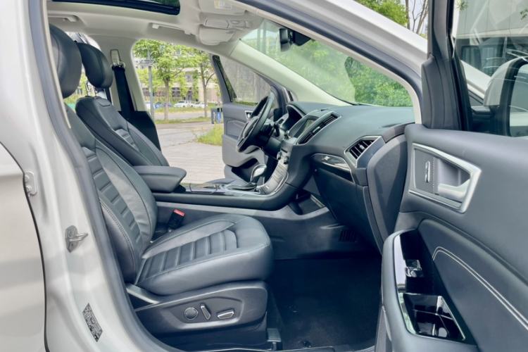 Used Ford Edge 2018 EcoBoost 245 Two-Wheel-Drive Titanium 7-Seater China V Standard Interior 8
