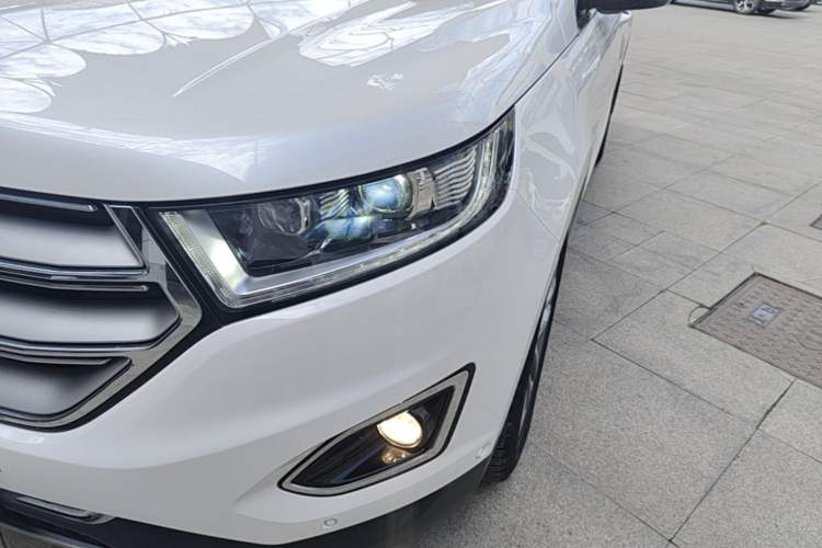 Used Ford Edge 2018 EcoBoost 245 Four-Wheel Drive Titanium 7-Seater Left Front Headlight