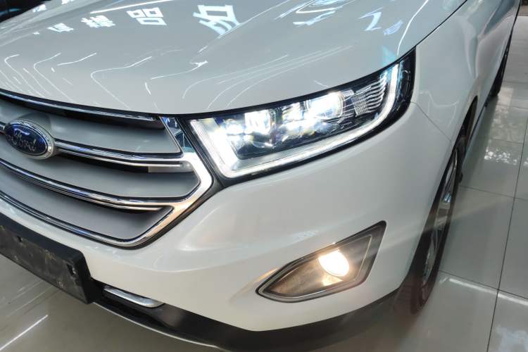Used Ford Edge 2018 EcoBoost 245 Four-Wheel Drive Titanium 7-Seater Left Front Headlight