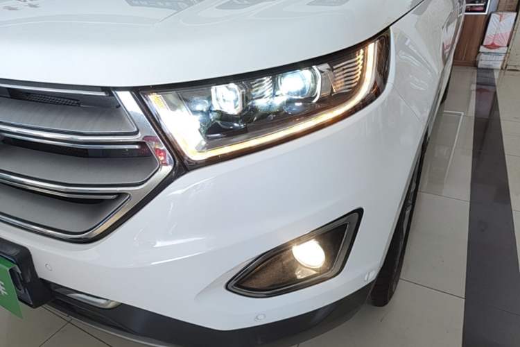 Used Ford Edge 2018 EcoBoost 245 Four-Wheel Drive Titanium 7-Seater Left Front Headlight