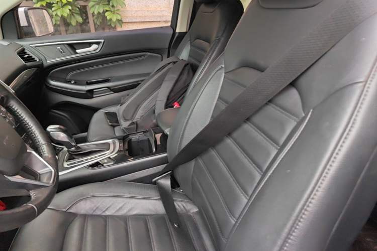 Used Ford Edge 2018 EcoBoost 245 Four-Wheel Drive Titanium 7-Seater Left Front Seat