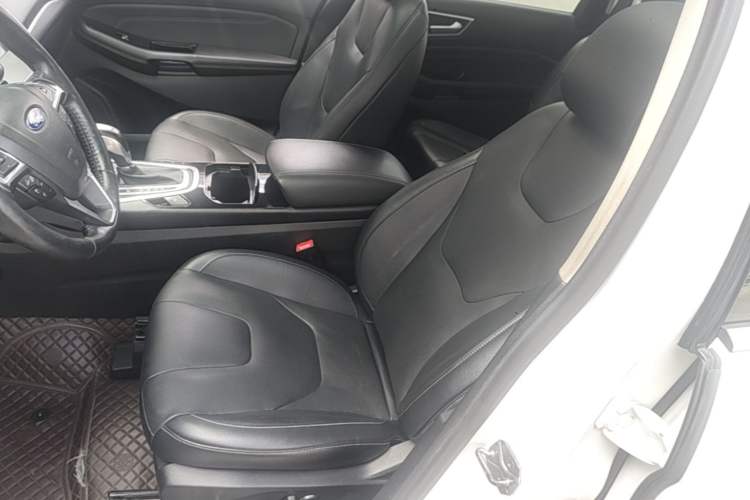 Used Ford Edge 2018 EcoBoost 245 Four-Wheel Drive Titanium 7-Seater Left Front Seat