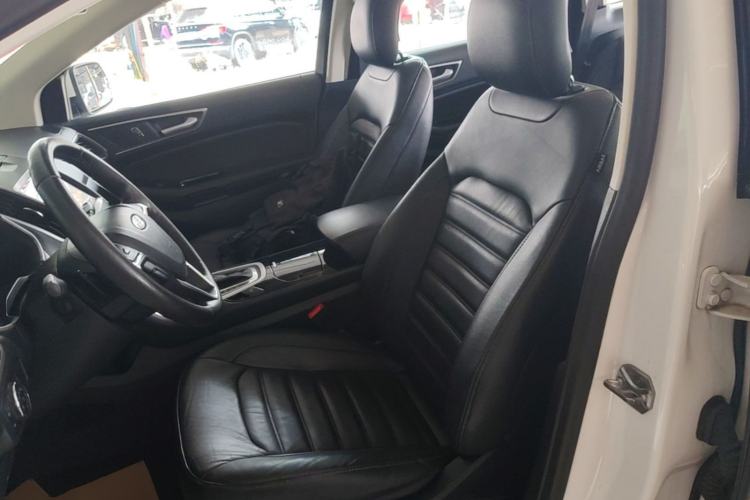 Used Ford Edge 2018 EcoBoost 245 Two-Wheel-Drive Platinum Edition 5 Seats Left Front Seat