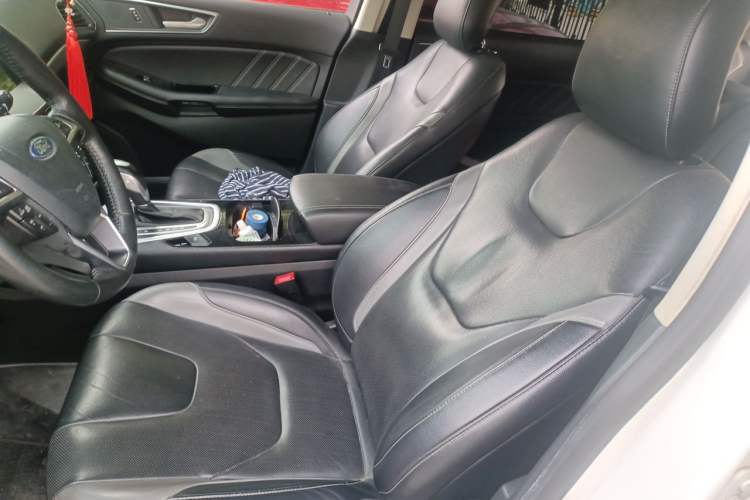 Used Ford Edge 2018 EcoBoost 245 Two-Wheel-Drive Sporty 7-Seater Left Front Seat