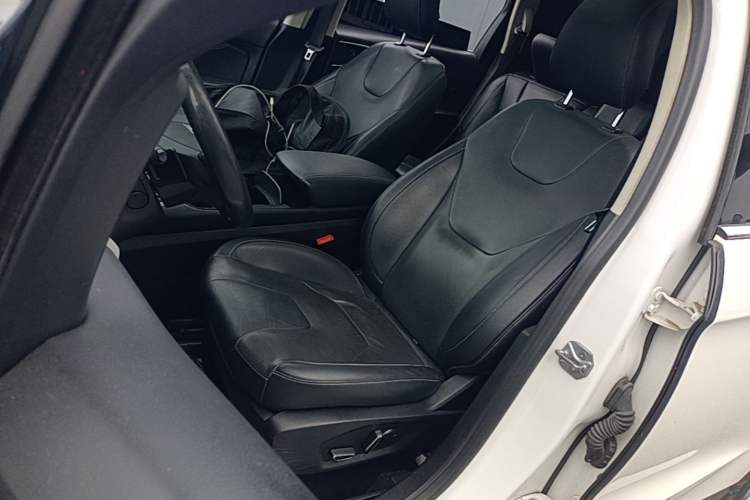 Used Ford Edge 2018 EcoBoost 245 4x4 Titanium Plus 7-Seater China V Standard Left Front Seat
