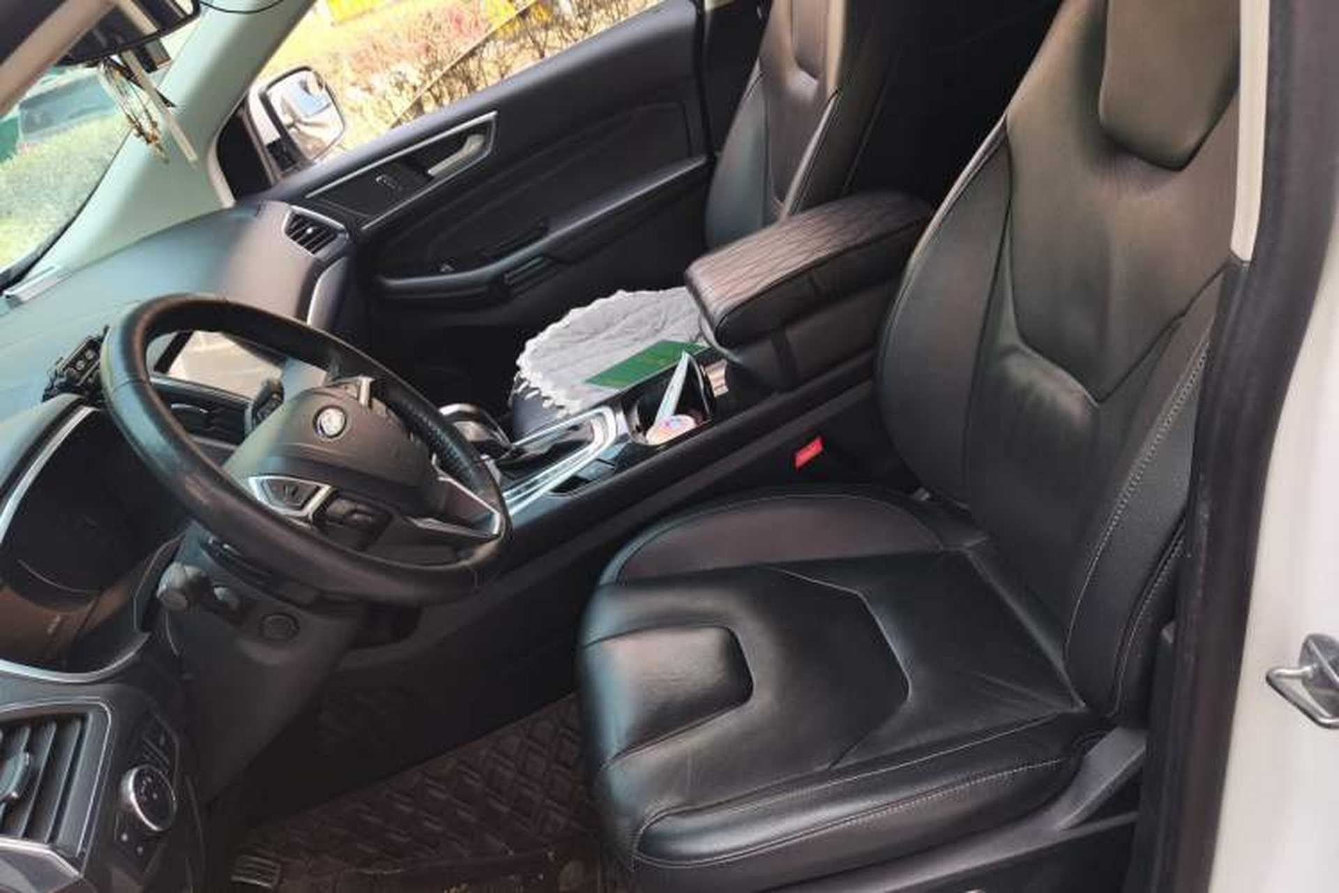 Used Ford Edge 2018 EcoBoost 245 Four-Wheel Drive Titanium 7-Seater Left Front Seat