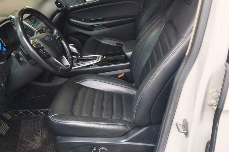 Used Ford Edge 2018 EcoBoost 245 Two-Wheel-Drive Platinum Edition 5 Seats Left Front Seat