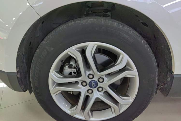 Used Ford Edge 2018 EcoBoost 245 Two-Wheel-Drive Titanium 7-Seater China VI Standard Left Front Wheel Hub