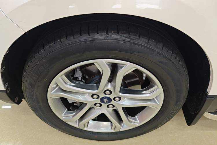 Used Ford Edge 2018 EcoBoost 245 Two-Wheel-Drive Titanium 7-Seater China V Standard Left Front Wheel Hub
