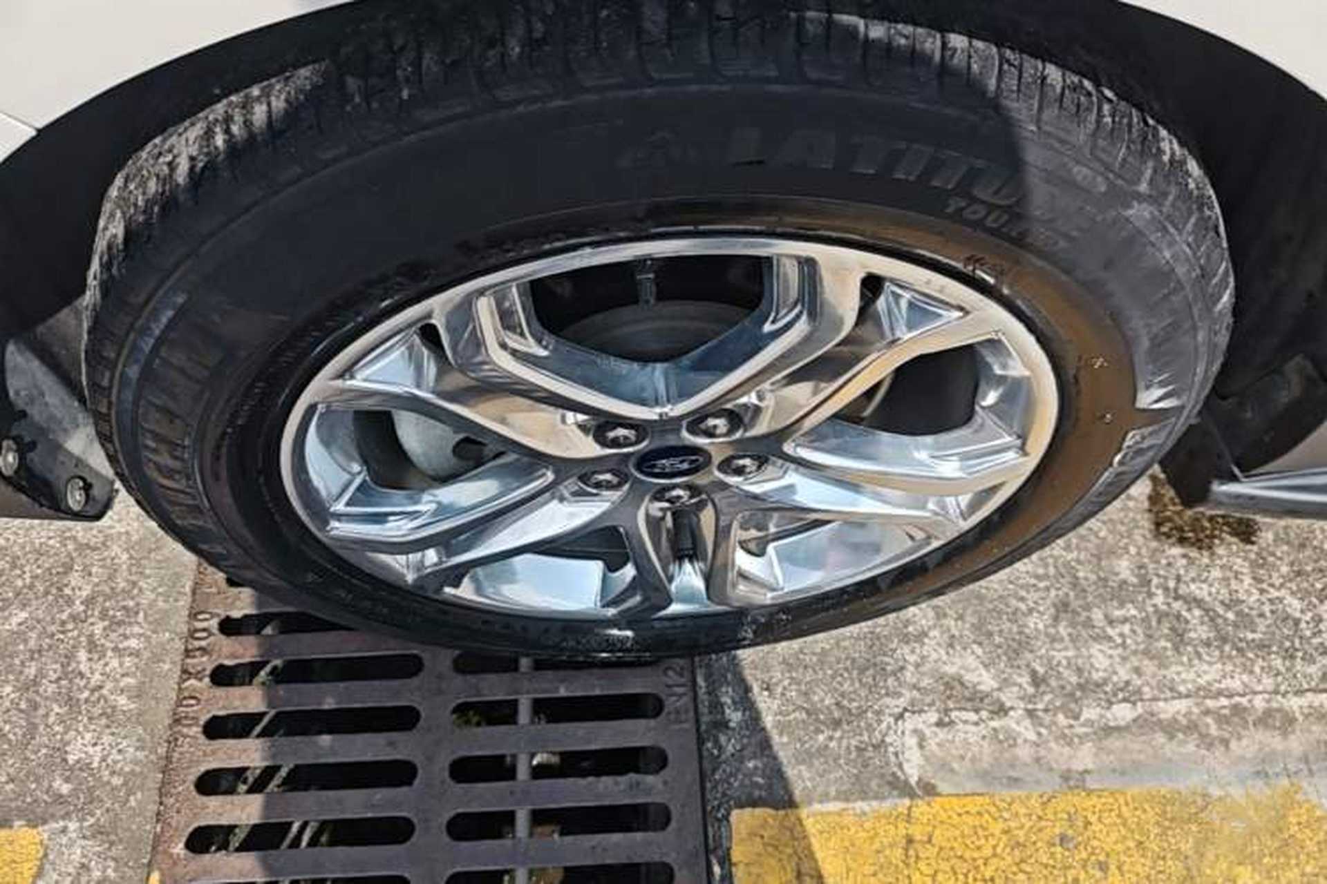 Used Ford Edge 2018 EcoBoost 245 Two-Wheel-Drive Titanium 7-Seater China V Standard Left Front Wheel Hub