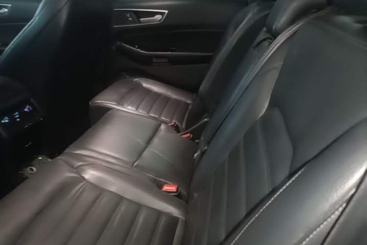 Used Ford Edge 2018 EcoBoost 245 Two-Wheel-Drive Platinum Edition 7-Seater China V Emission Standard Left Rear Seat