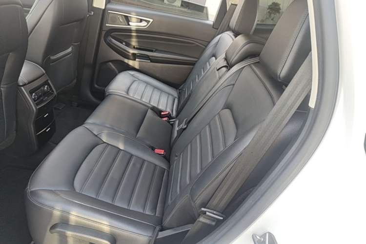 Used Ford Edge 2018 EcoBoost 245 Two-Wheel-Drive Titanium 7-Seater China V Standard Left Rear Seat