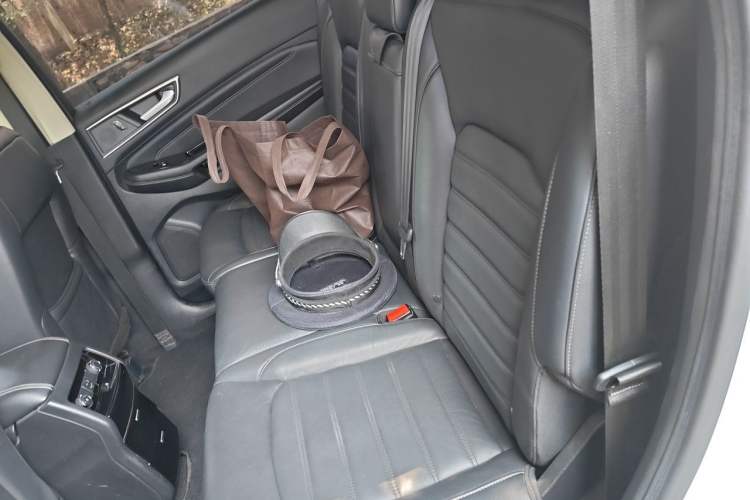 Used Ford Edge 2018 EcoBoost 245 Two-Wheel-Drive Titanium 7-Seater China V Standard Left Rear Seat