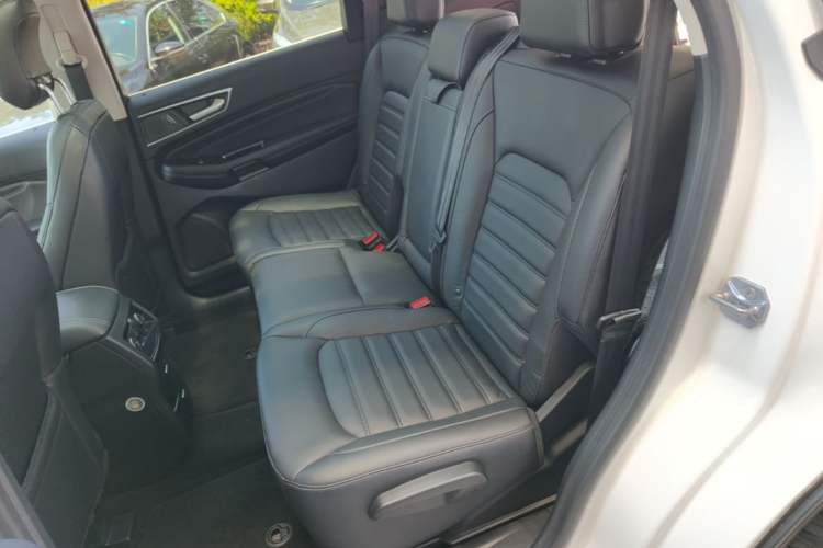 Used Ford Edge 2018 EcoBoost 245 Two-Wheel-Drive Titanium 7-Seater China V Standard Left Rear Seat