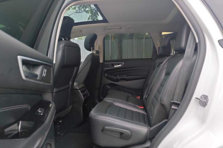 Used Ford Edge 2018 EcoBoost 245 Two-Wheel-Drive Titanium 7-Seater China VI Standard Left Rear Seat