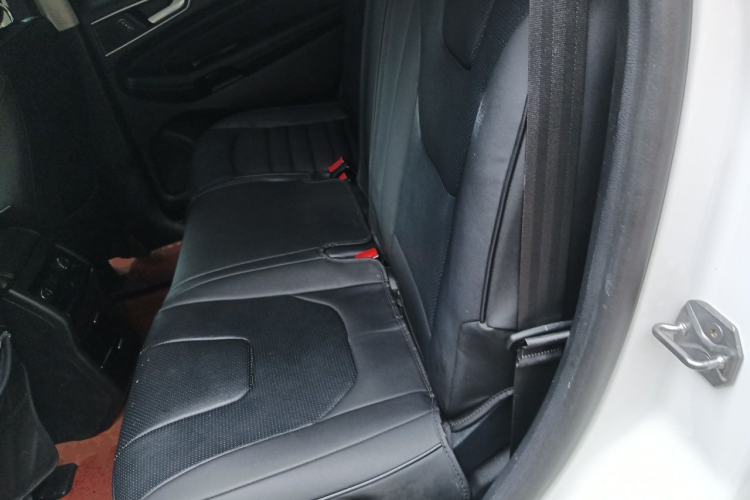 Used Ford Edge 2018 EcoBoost 245 Two-Wheel-Drive Titanium 7-Seater China VI Standard Left Rear Seat