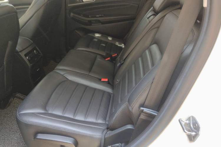 Used Ford Edge 2018 EcoBoost 245 Two-Wheel-Drive Titanium 7-Seater China VI Standard Left Rear Seat