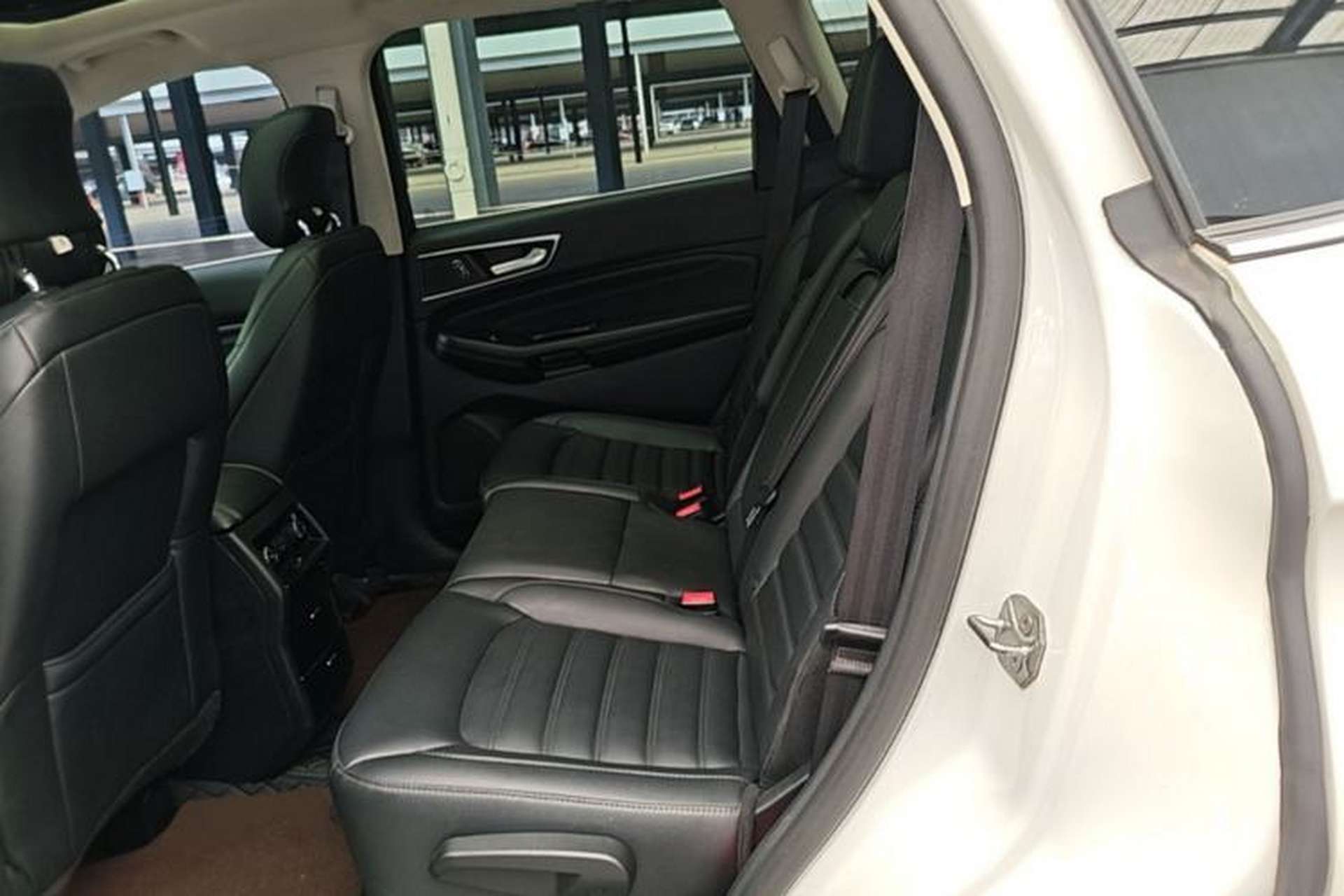 Used Ford Edge 2018 EcoBoost 245 Two-Wheel-Drive Titanium 7-Seater China VI Standard Left Rear Seat