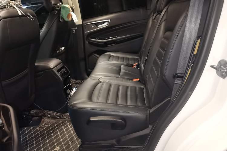 Used Ford Edge 2018 EcoBoost 245 Two-Wheel-Drive Titanium 7-Seater China V Standard Left Rear Seat