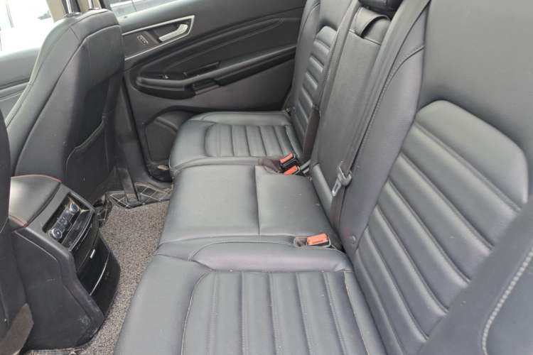 Used Ford Edge 2018 EcoBoost 245 Two-Wheel-Drive Titanium 7-Seater China VI Standard Left Rear Seat