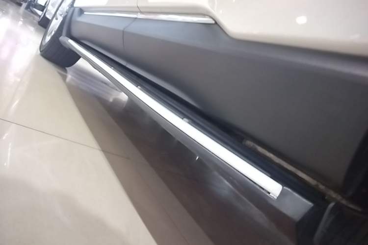 Used Ford Edge 2018 EcoBoost 245 Two-Wheel-Drive Titanium 7-Seater China V Standard Left Side Sill