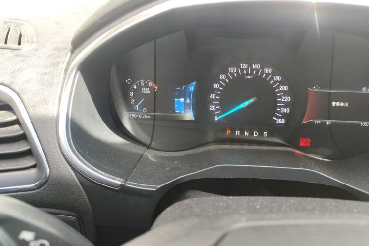 Used Ford Edge 2018 EcoBoost 245 Two-Wheel-Drive Titanium 7-Seater China V Standard Odometer Close Up