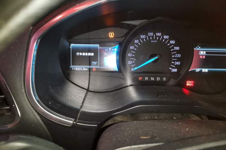 Used Ford Edge 2018 EcoBoost 245 Two-Wheel-Drive Titanium 7-Seater China V Standard Odometer Close Up