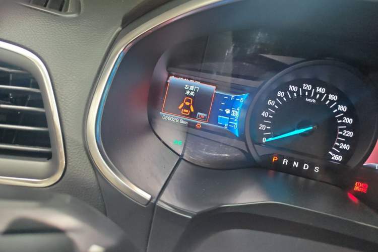Used Ford Edge 2018 EcoBoost 245 Two-Wheel-Drive Titanium 7-Seater China V Standard Odometer Close Up