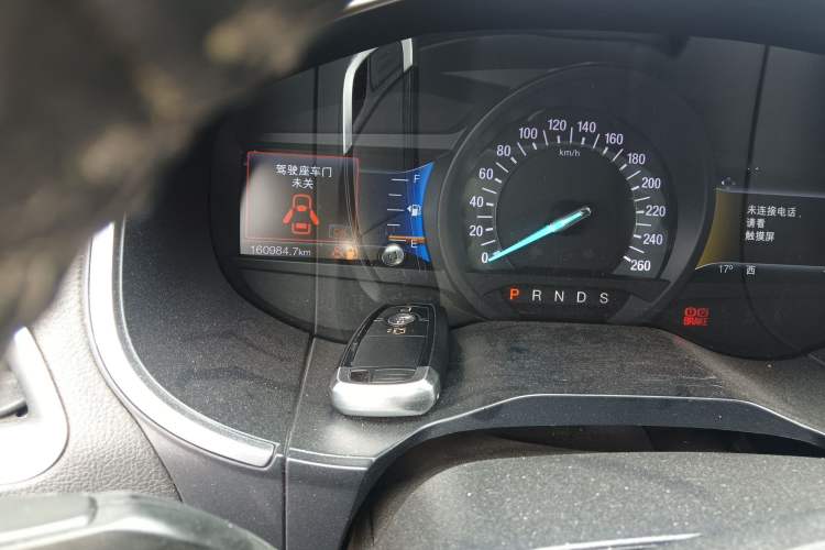 Used Ford Edge 2018 EcoBoost 245 Two-Wheel-Drive Titanium 7-Seater China V Standard Odometer Close Up