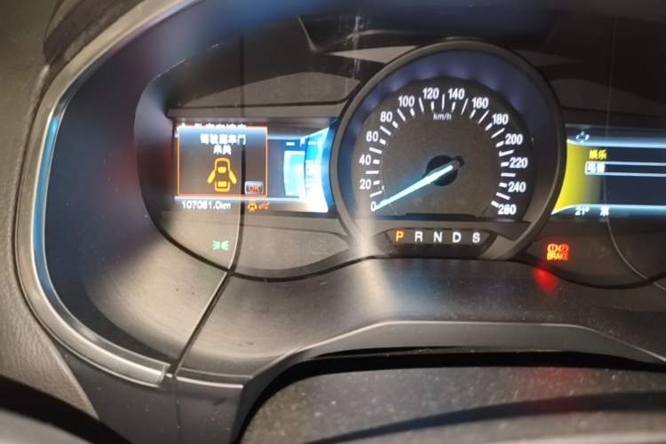 Used Ford Edge 2018 EcoBoost 245 Two-Wheel-Drive Titanium 7-Seater China V Standard Odometer Close Up