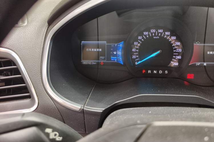 Used Ford Edge 2018 EcoBoost 245 Two-Wheel-Drive Titanium 7-Seater China V Standard Odometer Close Up