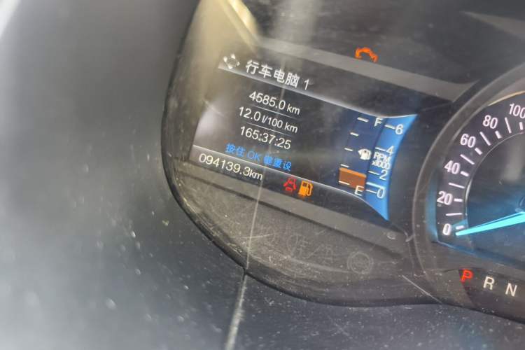 Used Ford Edge 2018 EcoBoost 245 Two-Wheel-Drive Titanium 7-Seater China VI Standard Odometer Close Up