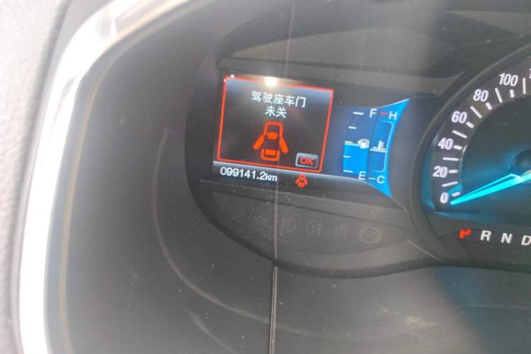 Used Ford Edge 2018 EcoBoost 245 Two-Wheel-Drive Titanium 7-Seater China VI Standard Odometer Close Up