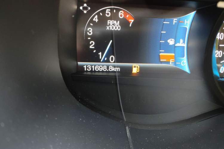 Used Ford Edge 2018 EcoBoost 245 Two-Wheel-Drive Titanium 7-Seater China VI Standard Odometer Close Up