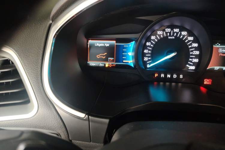 Used Ford Edge 2018 EcoBoost 245 Two-Wheel-Drive Titanium 7-Seater China V Standard Odometer Close Up
