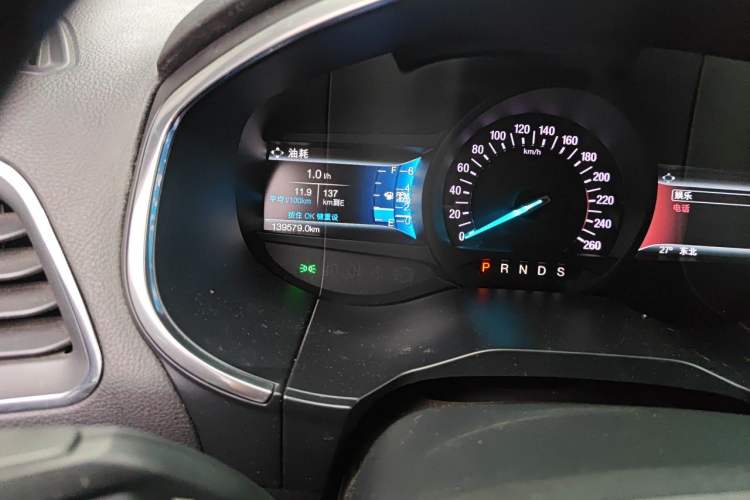 Used Ford Edge 2018 EcoBoost 245 Two-Wheel-Drive Titanium 7-Seater China V Standard Odometer Close Up