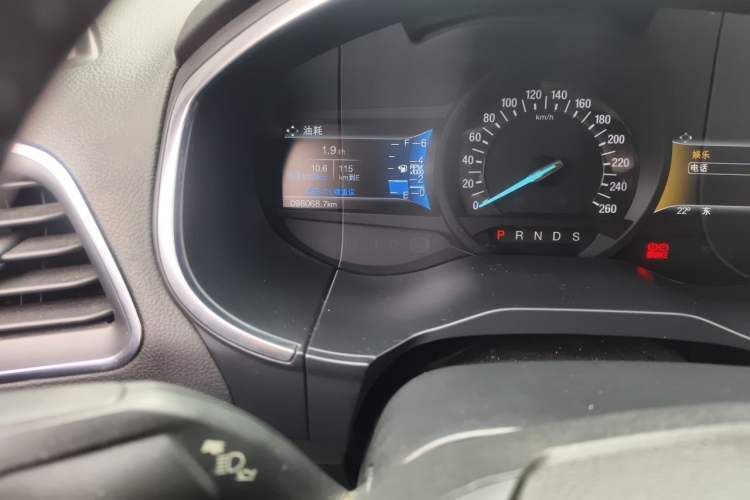 Used Ford Edge 2018 EcoBoost 245 Two-Wheel-Drive Titanium 7-Seater China V Standard Odometer Close Up