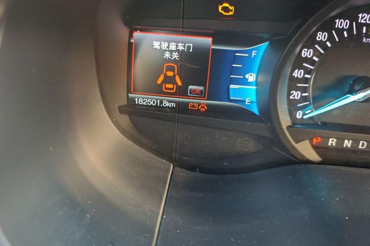 Used Ford Edge 2018 EcoBoost 245 Two-Wheel-Drive Titanium 7-Seater China V Standard Odometer Close Up