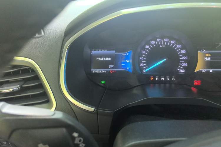 Used Ford Edge 2018 EcoBoost 245 Two-Wheel-Drive Titanium 7-Seater China V Standard Odometer Close Up