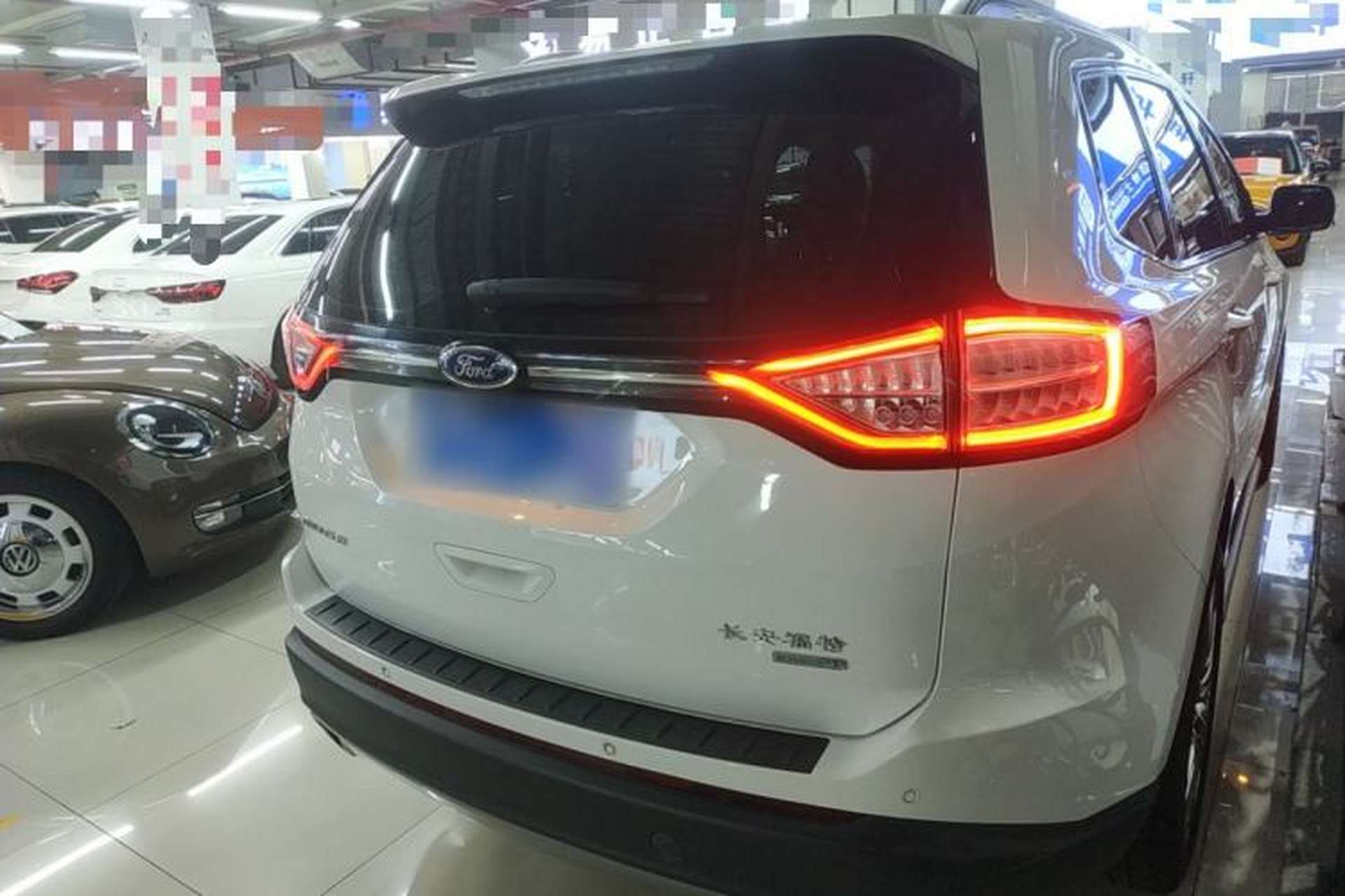 Used Ford Edge 2018 EcoBoost 245 Two-Wheel-Drive Platinum Edition 5 Seats Rear Right 45 Deg