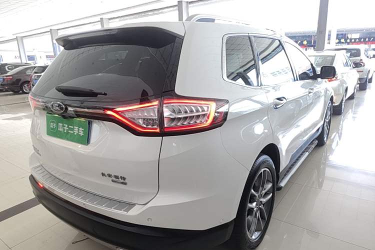 Used Ford Edge 2018 EcoBoost 245 Four-Wheel Drive Titanium 7-Seater Rear Right 45 Deg
