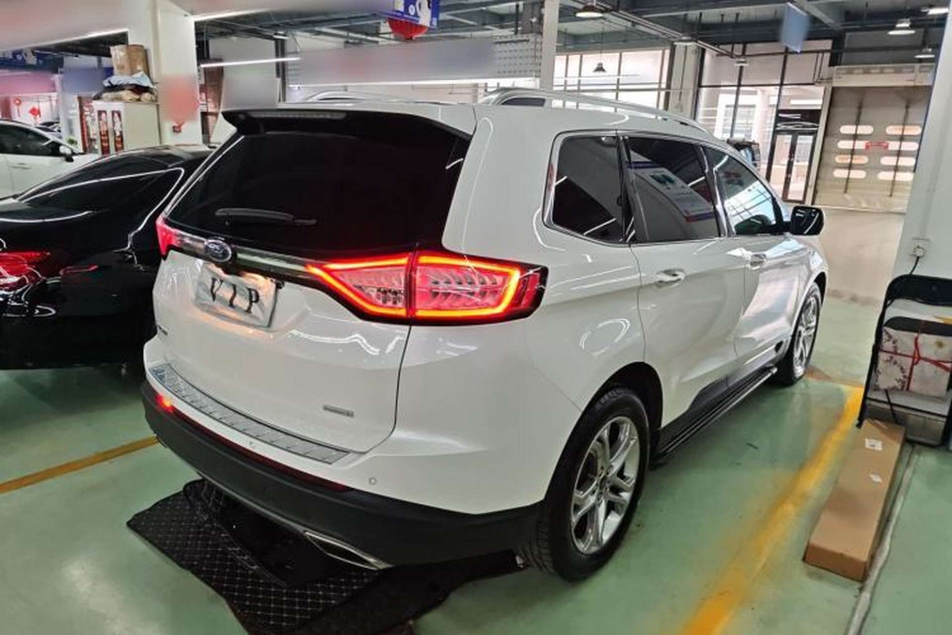 Used Ford Edge 2018 EcoBoost 245 Two-Wheel-Drive Titanium 7-Seater China VI Standard Rear Right 45 Deg