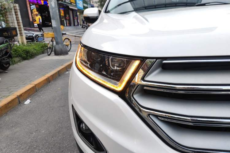 Used Ford Edge 2018 EcoBoost 245 Two-Wheel-Drive Titanium 7-Seater China V Standard Right Front Headlight