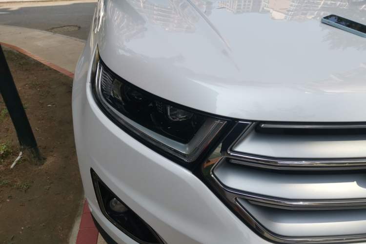 Used Ford Edge 2018 EcoBoost 245 Four-Wheel Drive Flagship Model 7 Seats Right Front Headlight