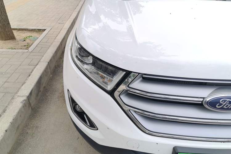 Used Ford Edge 2018 Facelifted EcoBoost 245 Two-Wheel-Drive Platinum Edition 5 Seats China V Emission Standard Right Front Headlight