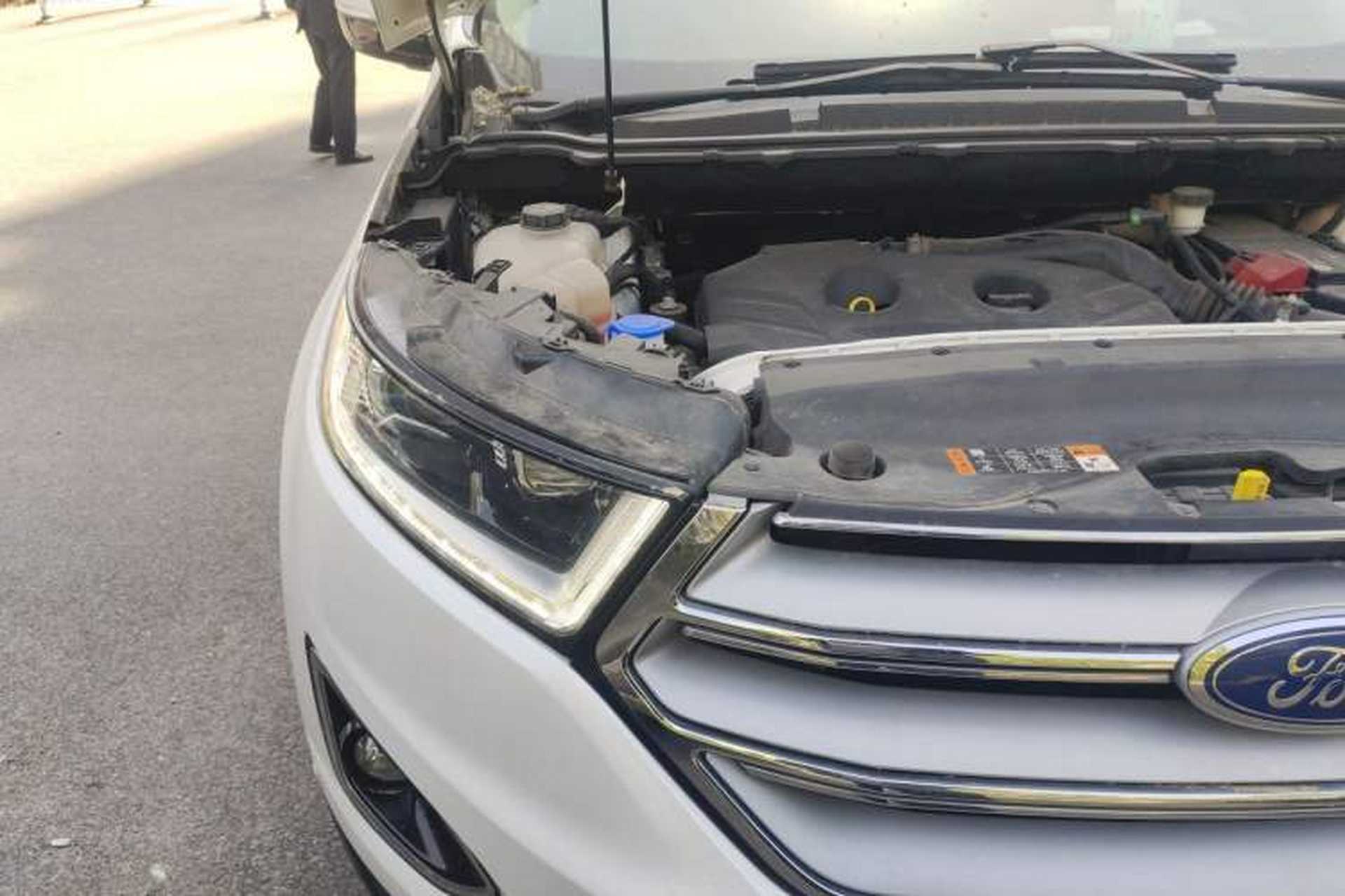 Used Ford Edge 2018 EcoBoost 245 Four-Wheel Drive Titanium 7-Seater Right Front Headlight