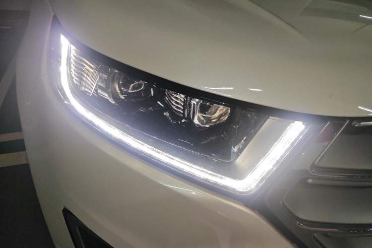 Used Ford Edge 2018 EcoBoost 245 Two-Wheel-Drive Titanium 7-Seater China V Standard Right Front Headlight