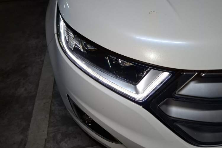 Used Ford Edge 2018 EcoBoost 245 Two-Wheel-Drive Titanium 7-Seater China V Standard Right Front Headlight