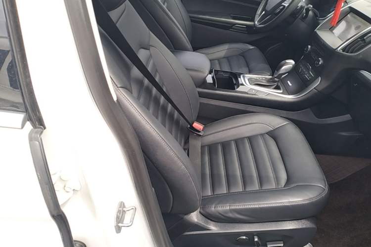 Used Ford Edge 2018 EcoBoost 245 Two-Wheel-Drive Titanium 7-Seater China VI Standard Right Front Seat